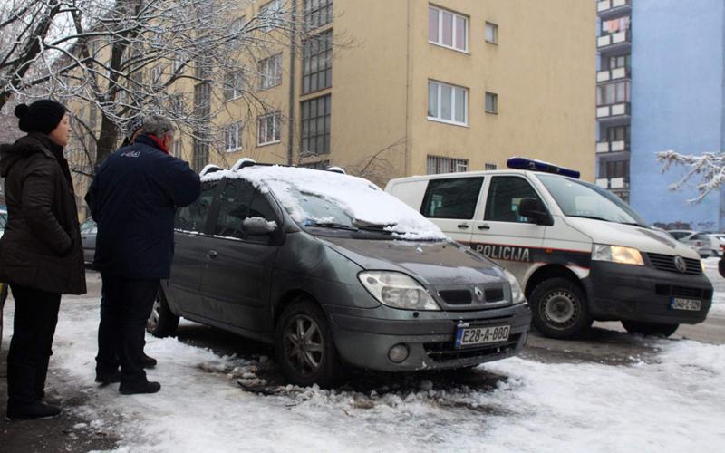 U Sarajevu ponovo požar na vozilu: Na Grbavici zapaljen Renault