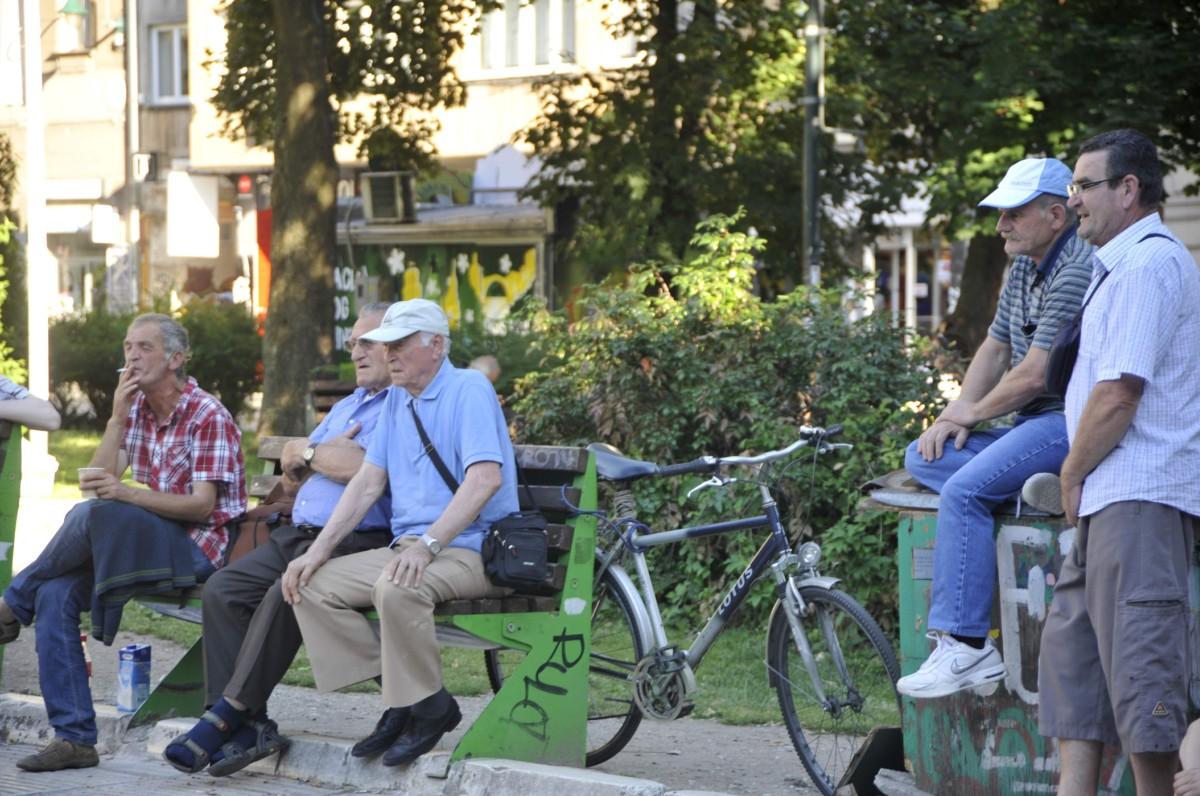 Život na rubu gladi: Penzioneri prodaju stanove da prežive!