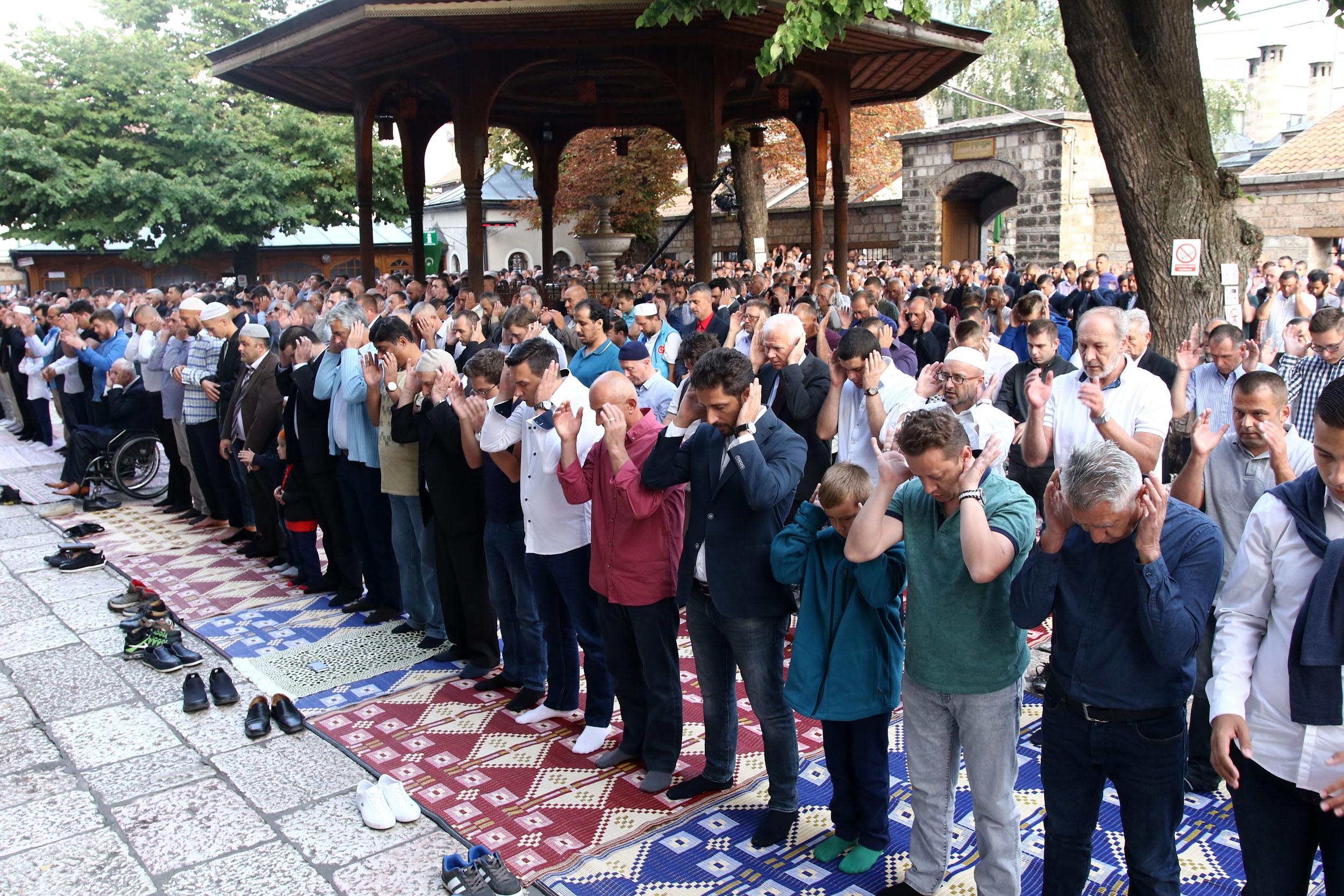 Centralna svečanost | U Gazi Husrev-begovoj džamiji klanjan bajram-namaz