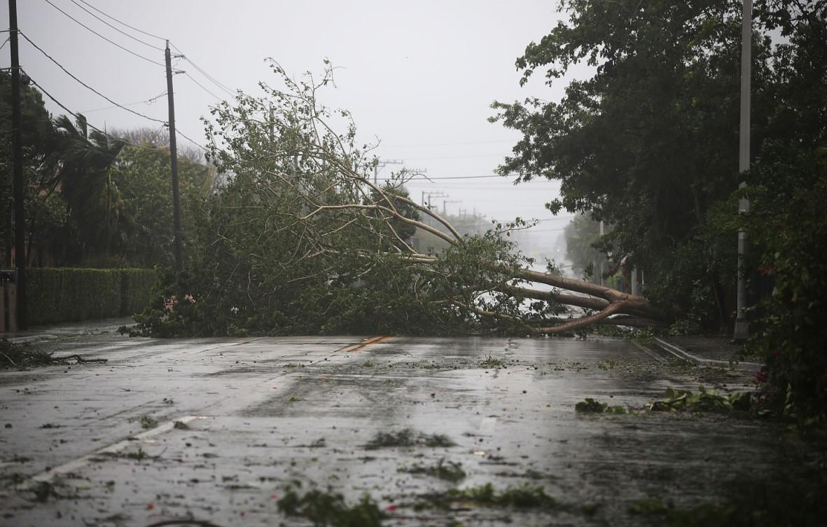 Irma pustoši Floridu: Više od 190 hiljada domova ostalo bez struje, šest miliona ljudi pozvano na evakuaciju