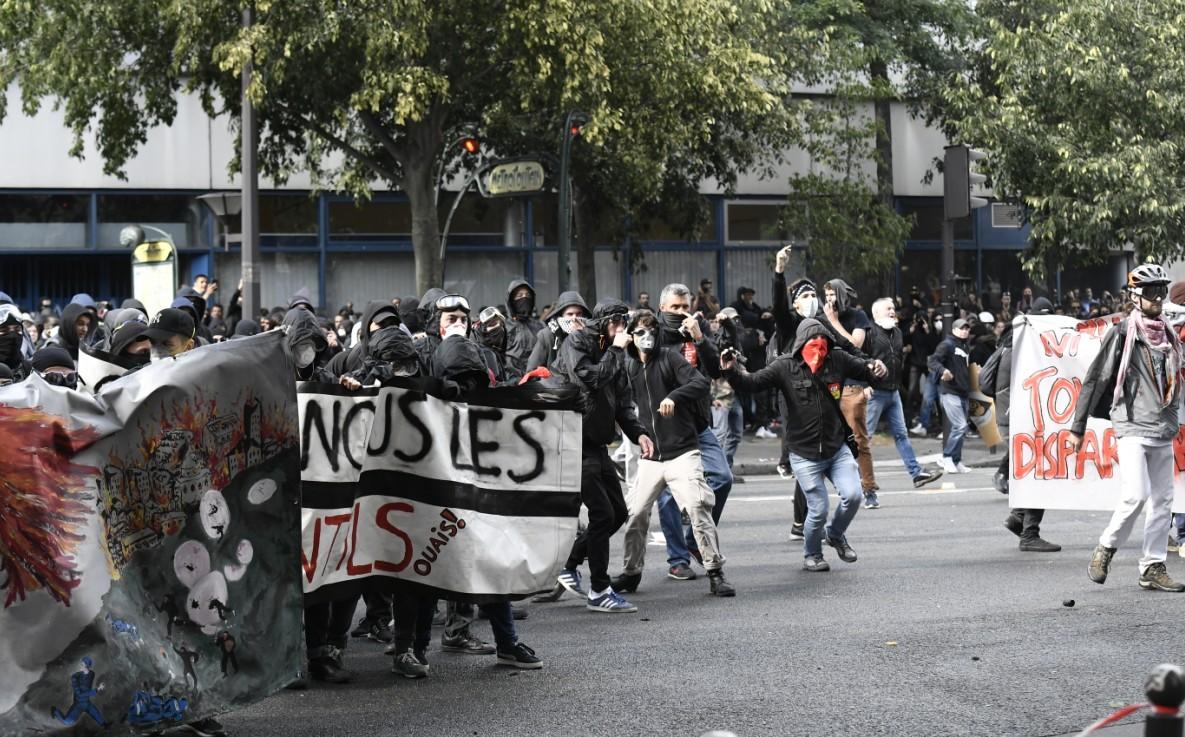 Haos u Parizu zbog Makronovog zakona o radu, policija se sukobila sa demonstrantima