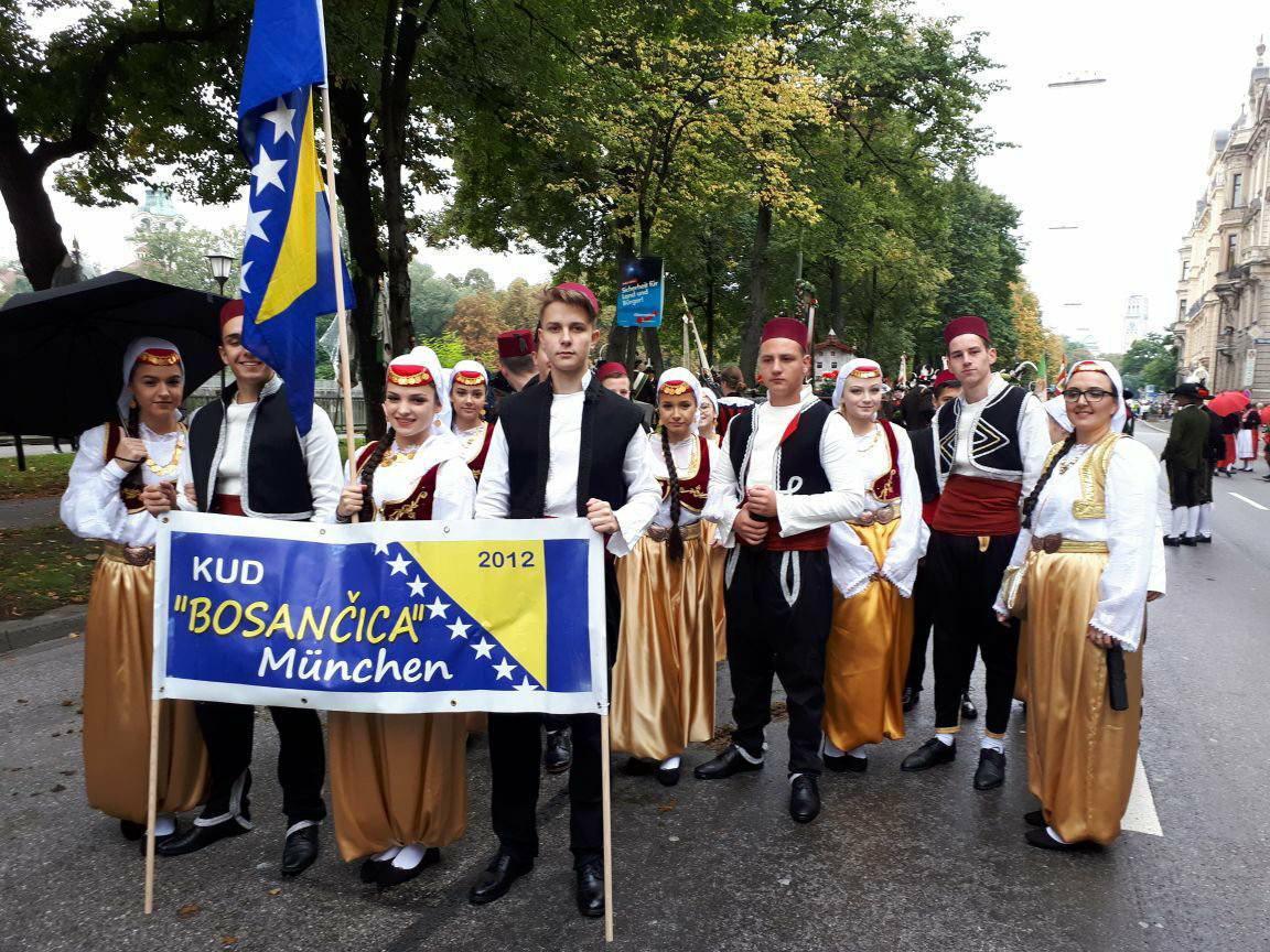 Na otvorenju Oktober festa i zastava BiH