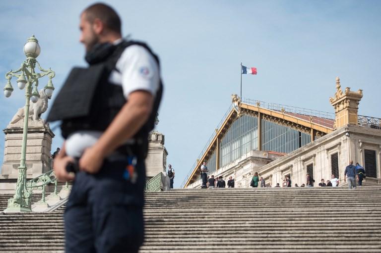 Pariz: Ispod kamiona pronađeni kanisteri benzina