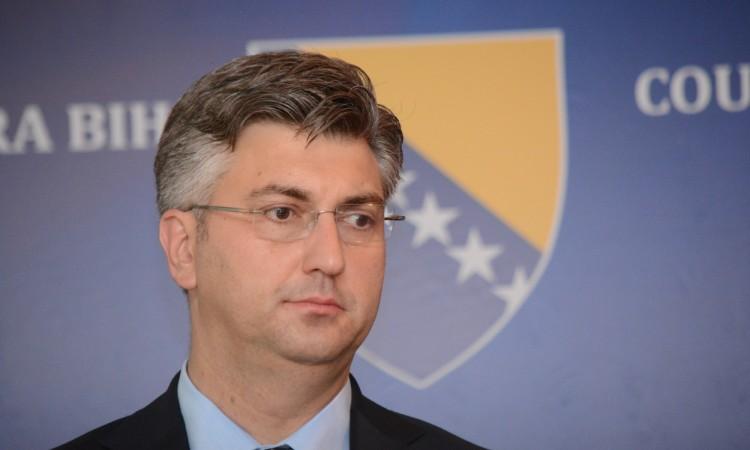 Plenković pisao o Pelješkom mostu Junkeru i Zvizdiću