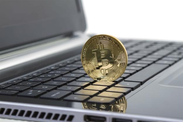 Bitcoin probio granicu od 10.000 dolara, brže od očekivanja