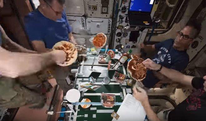 Astronauti NASA-e napravili pizzu u svemiru