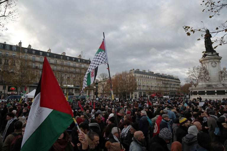 U Parizu protesti zbog posjete Benjamina Netanjahua