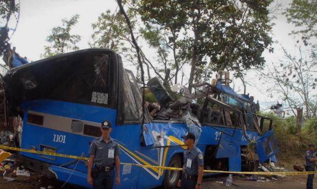 Tragedija na Filipinima: U sudaru autobusa poginulo 20 članova iste porodice koji su krenuli na Božićnu misu