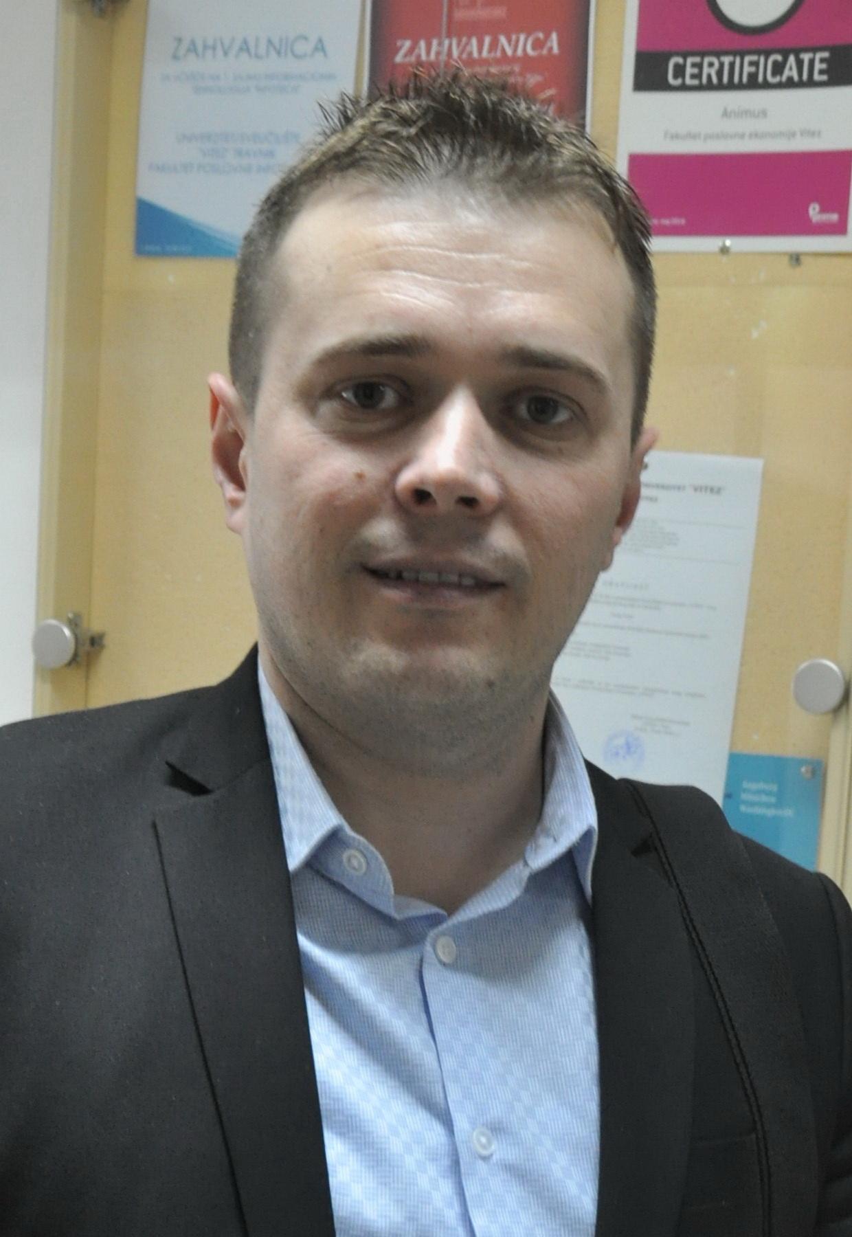 Adnan Pirić - Avaz