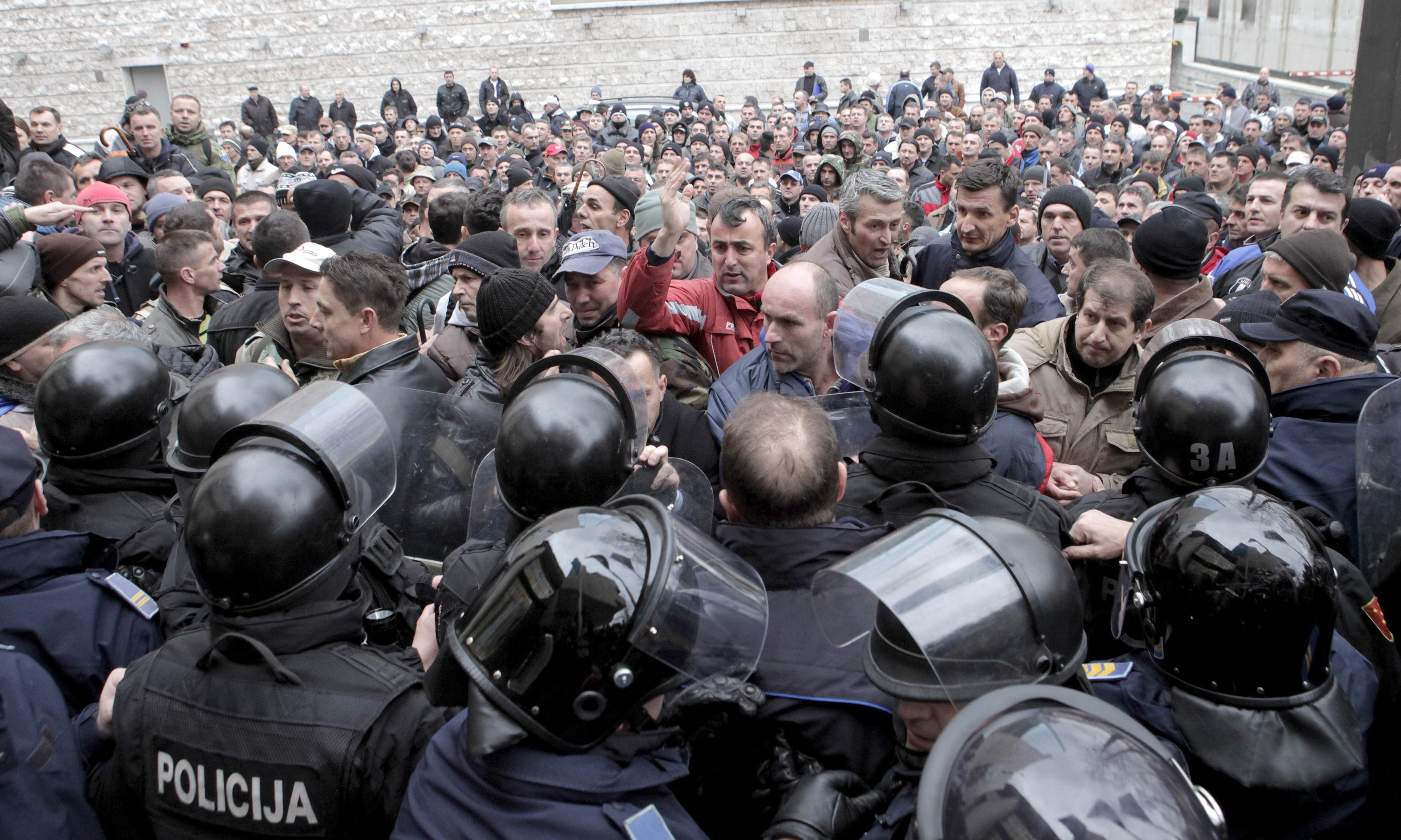 Sindikalisti danas protestiraju zbog zakona o PIO: Vlada FBiH zavadila radnike i penzionere