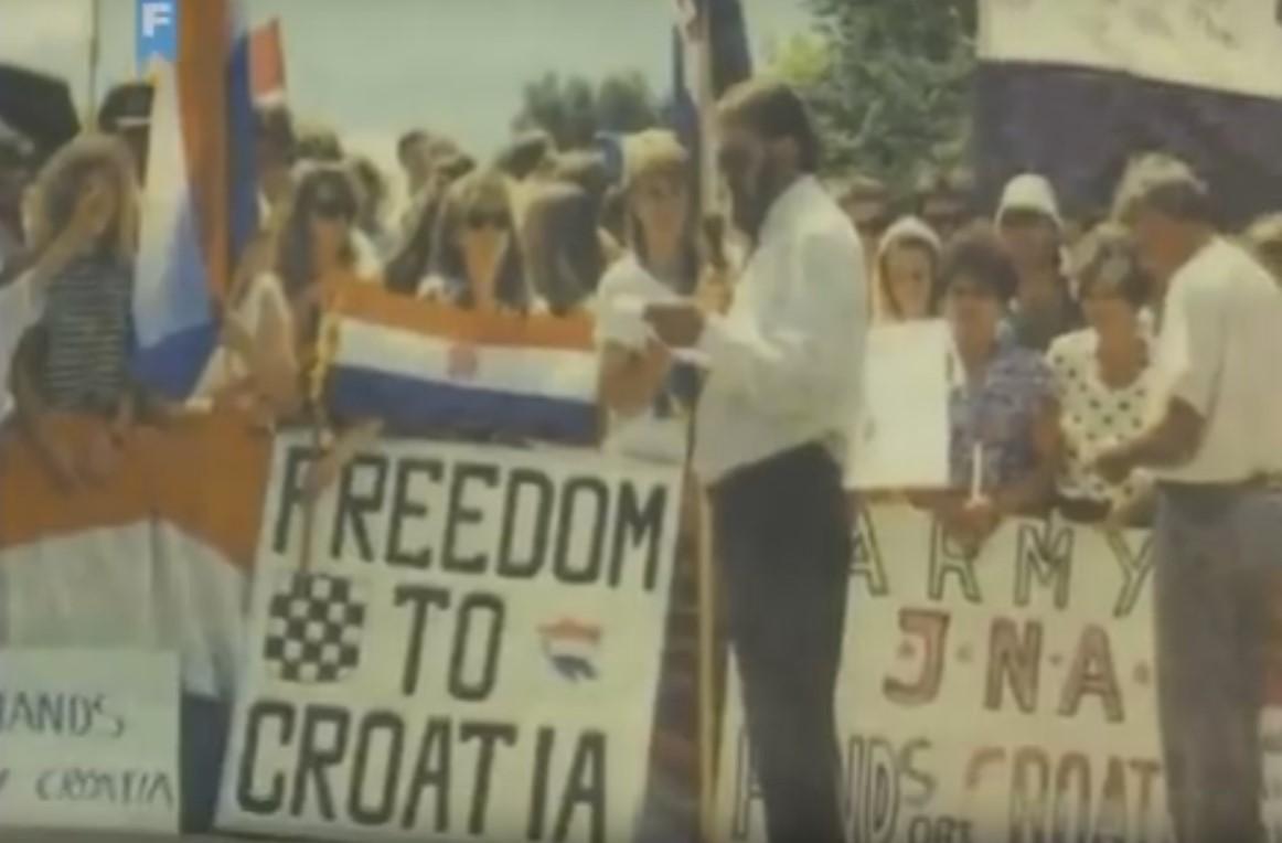 Pristupio je 1990. godine emigrantskoj organizaciji „Hrvatsko revolucionarno bratstvo” kojoj je cilj bio rušenje Jugoslavije i obnova nezavisne hrvatske države - Avaz