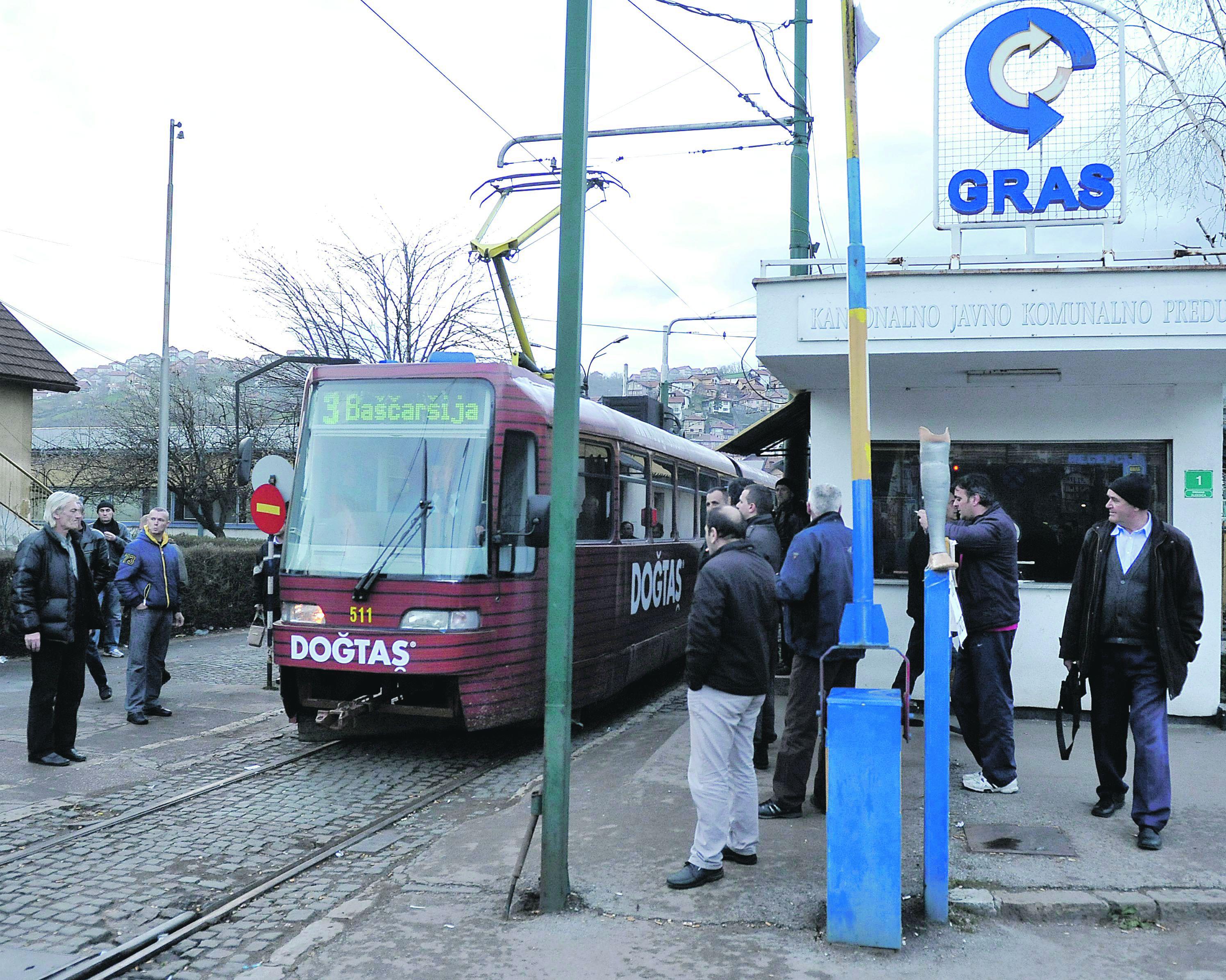 Radnicima GRAS-a niže plaće za osam posto