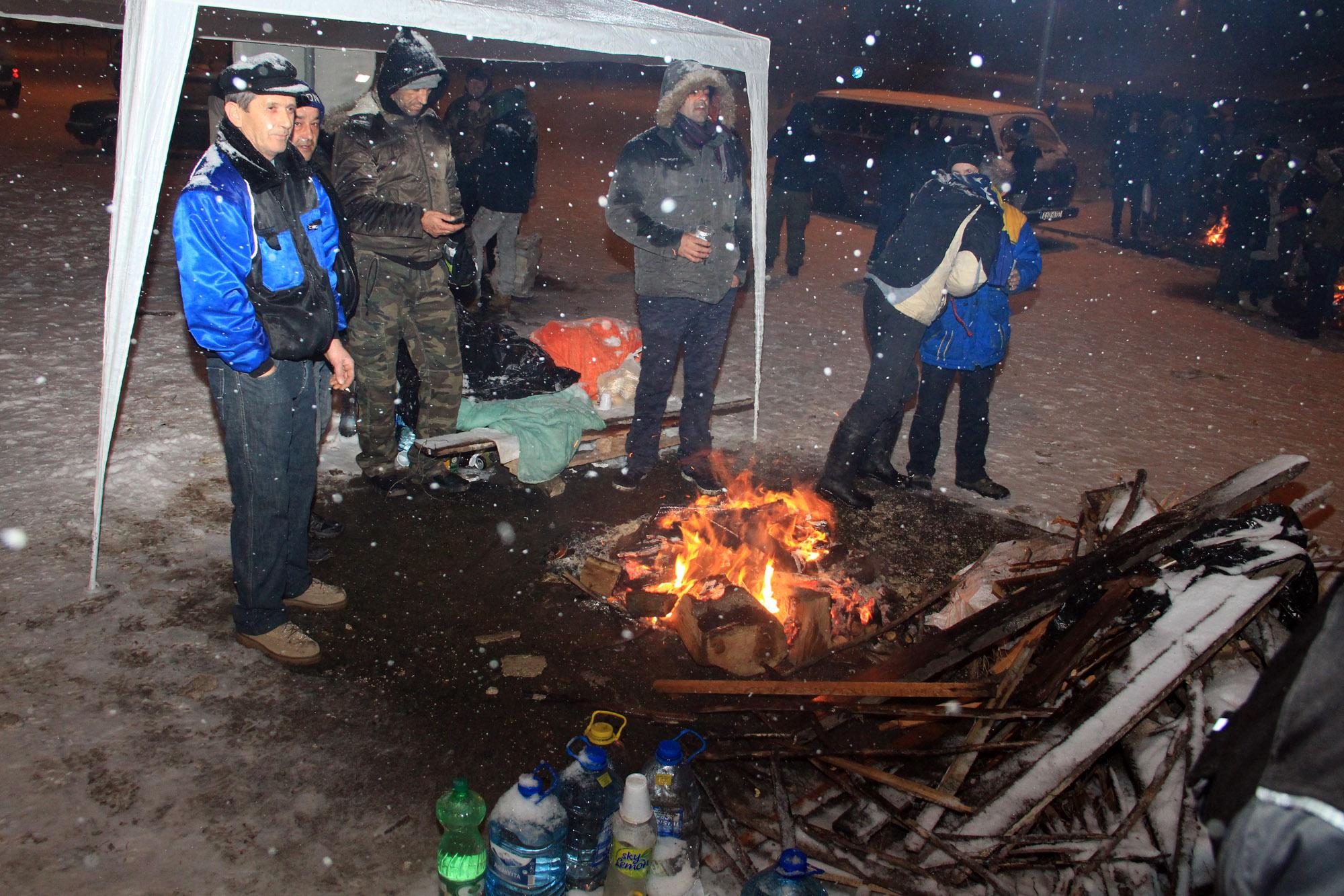 Borci na petlji Šićki Brod ulaze u treći dan protesta, ne razmišljaju o prekidu