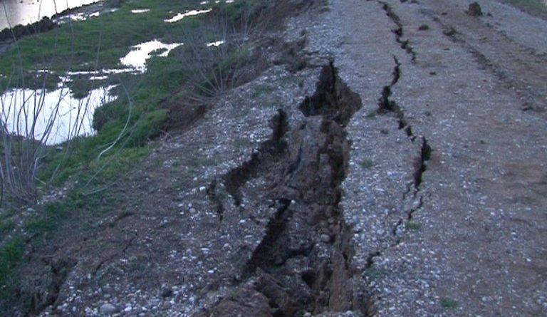 Savski nasip popušta, vanredno stanje u Bosanskoj Dubici