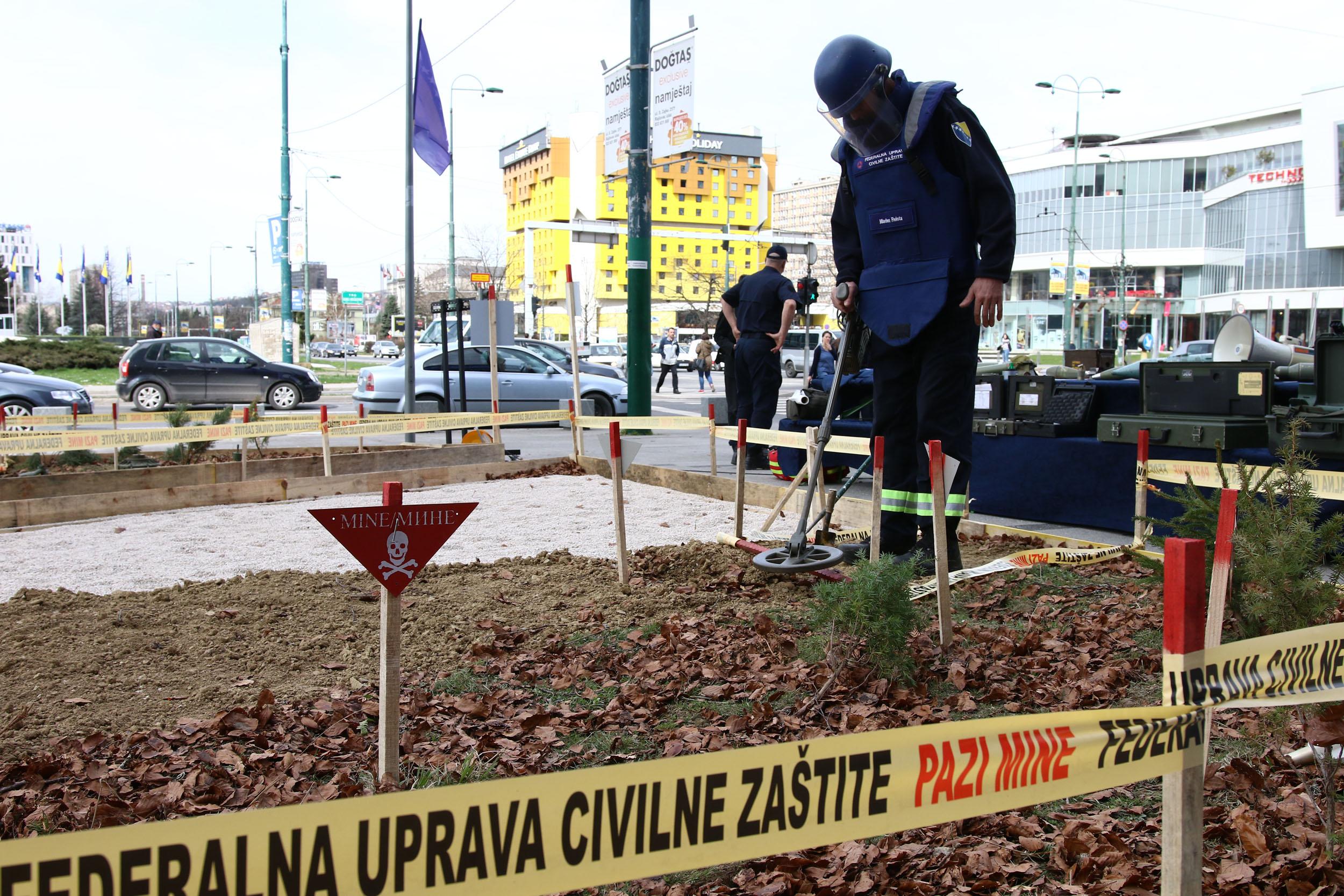 Građani upozoreni na probleme koje predstavljaju mine u BiH