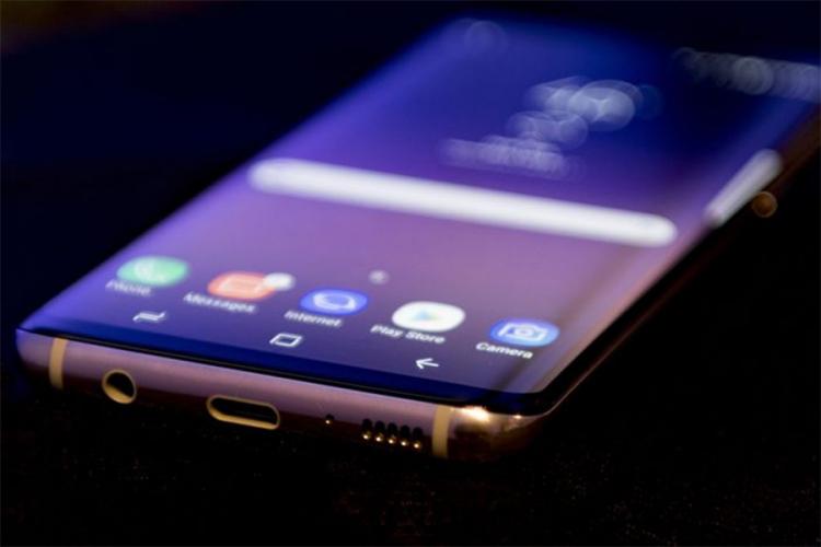 Samsung patentirao dizajn telefona s izrezom i punim ekranom