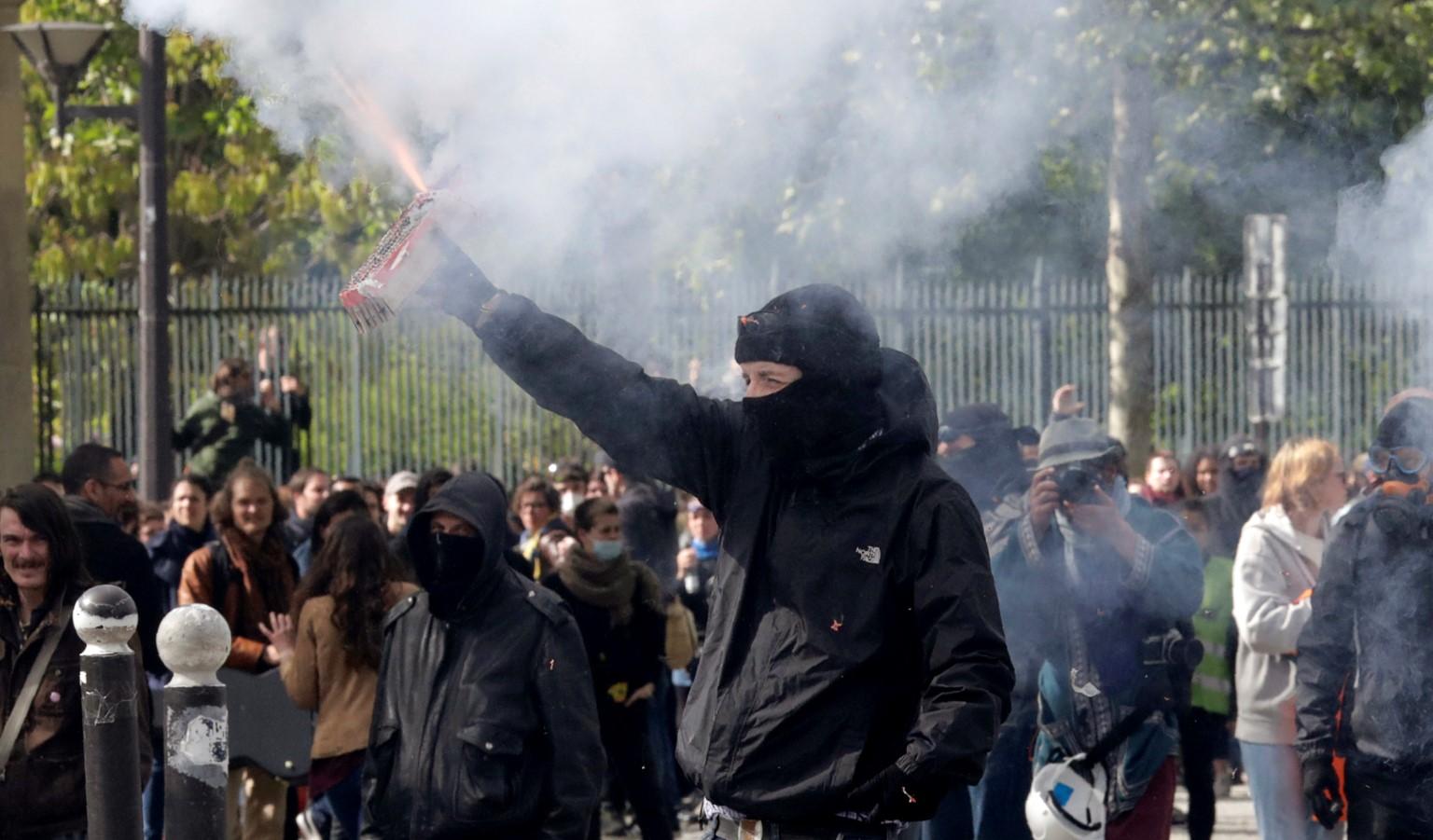 Desetine povrijeđenih: Dok u BiH roštiljaju, u svijetu danas protestiraju