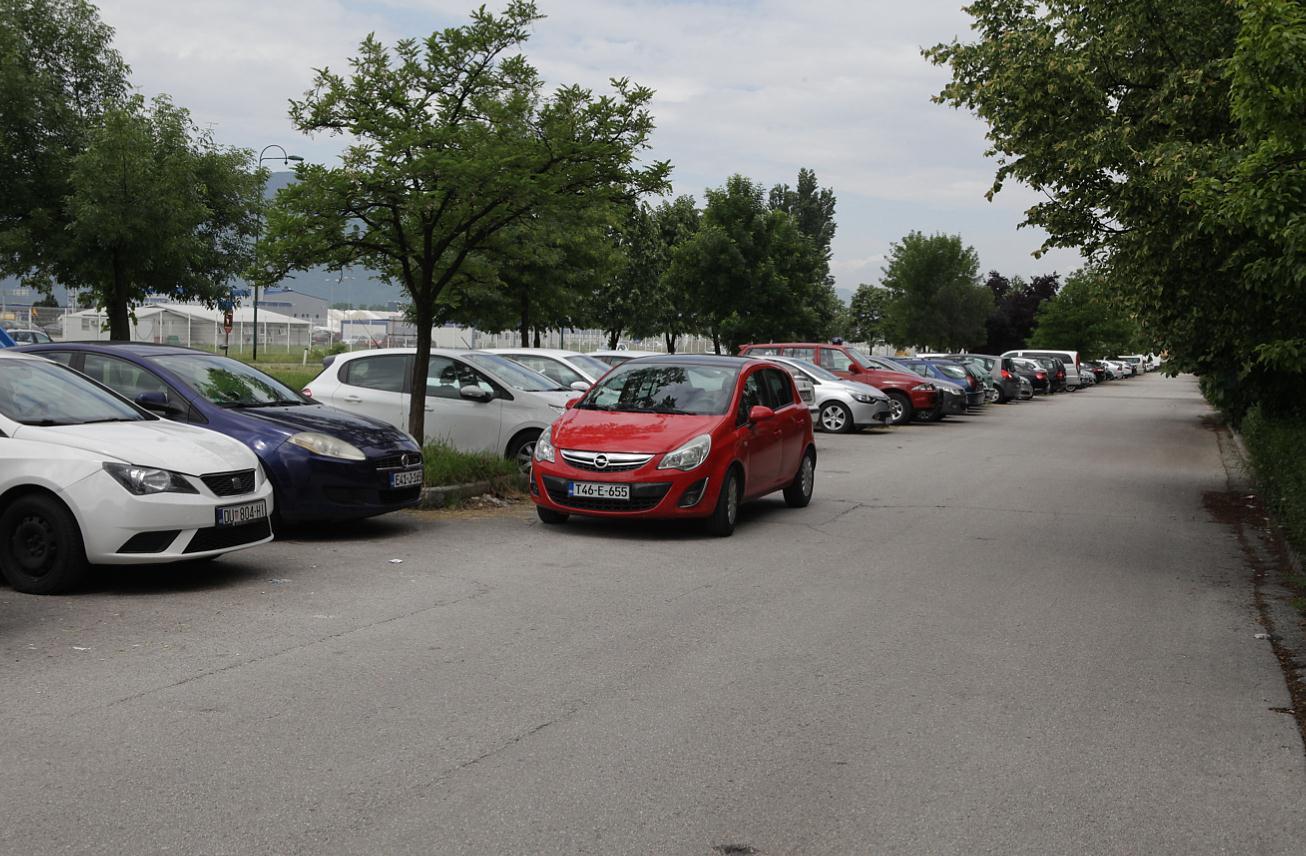 Detalji pucnjave u Sarajevu: Lopovi u bijegu automobilom udarili jednog policajca, drugi ranjen