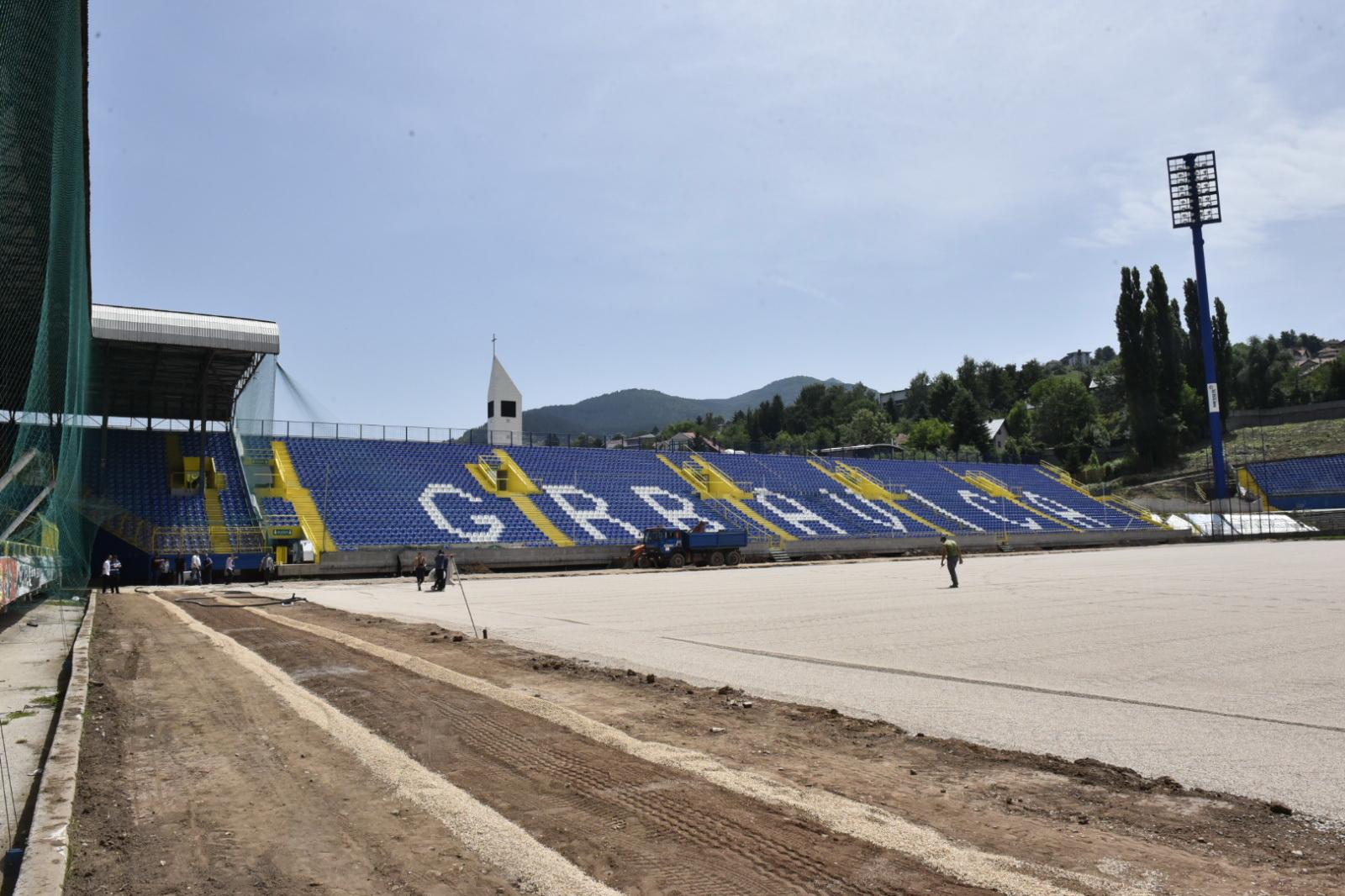 Rekonstrukcija stadiona Željezničara: Počela sanacija terena na Grbavici, čeka se trava