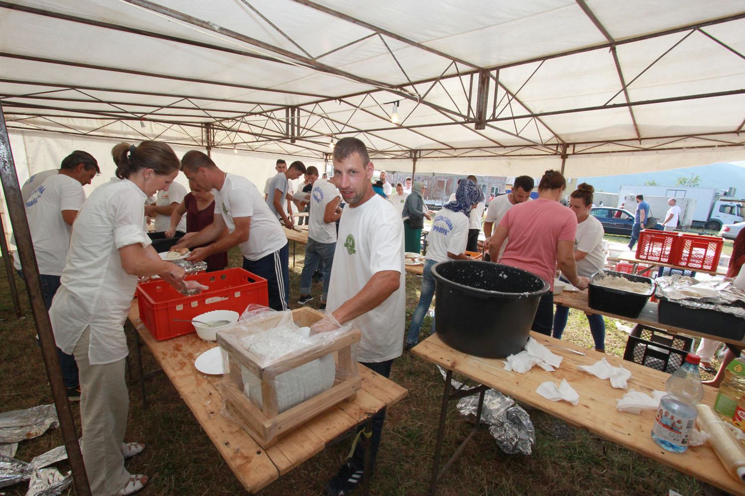 U toku pripreme za treći iftar ''Bošnjaci na Drini'', očekuje se dolazak nekoliko hiljada postača