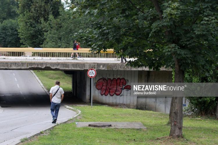 Tinejdžerku spriječili da se ubije skokom s mosta u Banjoj Luci