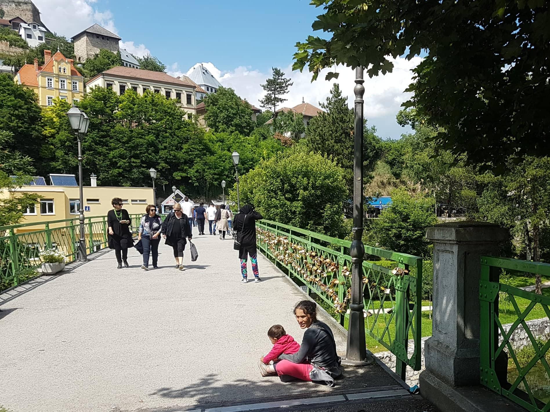 Narušava se turistički imidž kraljevskog grada: Prosjaci u Jajcu zarade i do 50 maraka dnevno