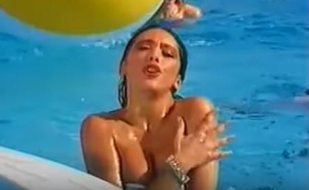 Simbol osamdesetih: Vrela Sabrina se u 50. godini skinula u bikini, i dalje izgleda fantastično