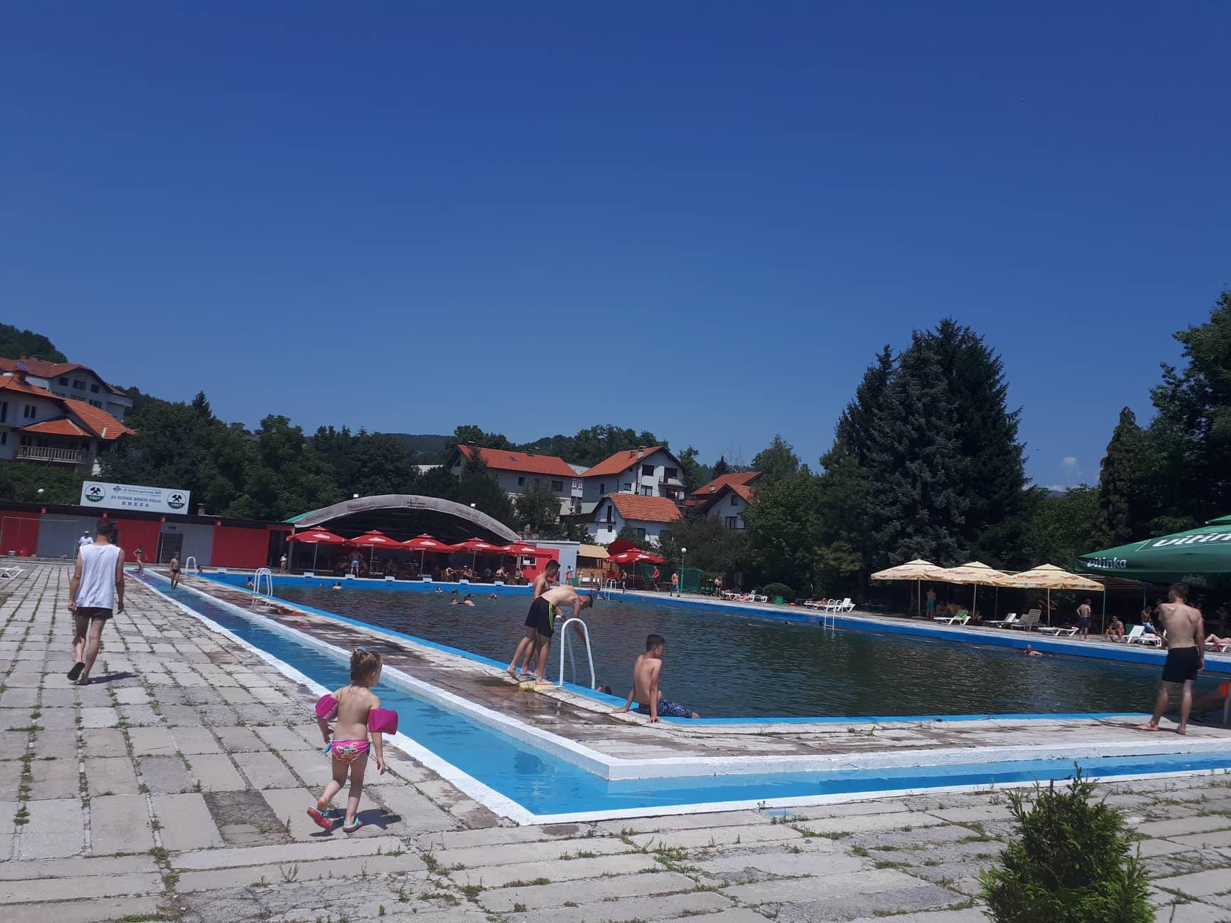 Breza: Otvoreni Olimpijski bazeni „Ada Breza“