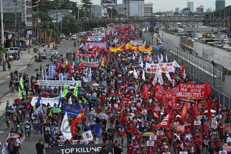 Hiljade Filipinaca protestiraju protiv autokratske vladavine Dutertea