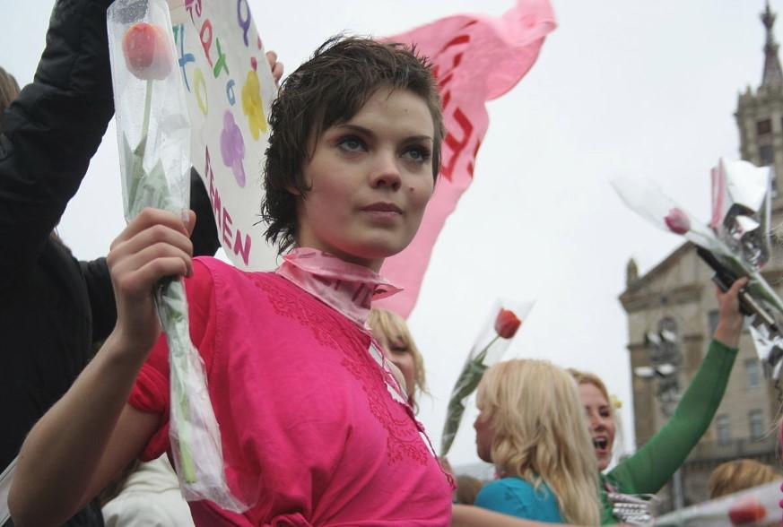 Jedna od osnivačica feminističkog pokreta 'Femen' izvršila samoubistvo