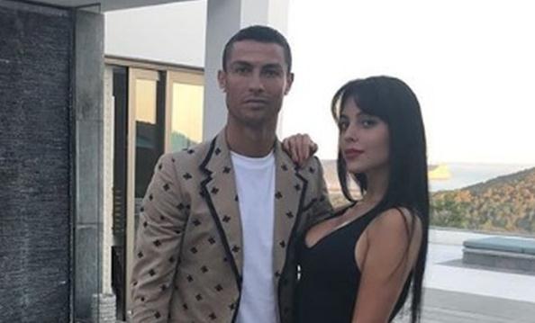 Kristijano Ronaldo oduševio fotografijom s Georginom