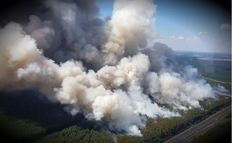 Užasno vrijeme zahvatilo zapad i sjever Evrope: Tope se mostovi, u Holandiji situacija nezapamćena