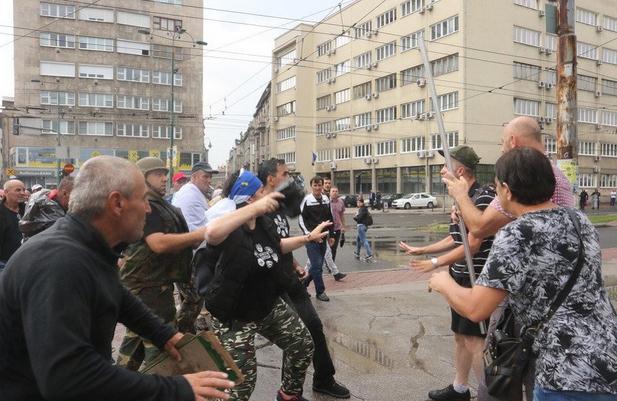 Policija privela dvije osobe koje se sumnjiče za napade na novinare tokom protesta demobilisanih boraca