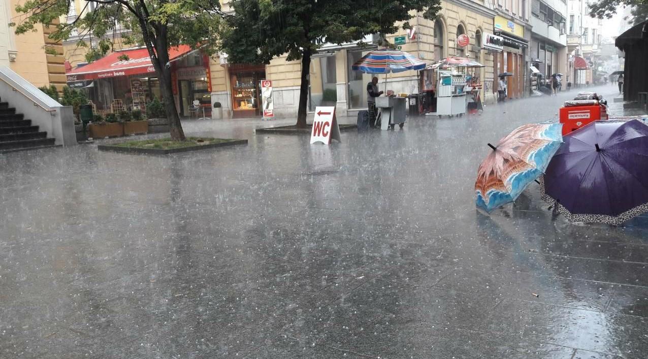 Sarajevo u poslijepodnevnim satima zahvatilo veliko nevrijeme