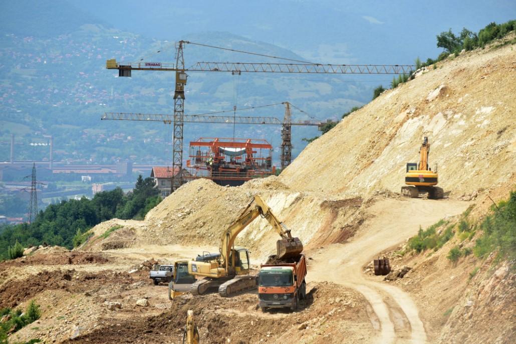 Pukao betonski podzid na ulazu u tunel Pečuj na Koridoru 5C