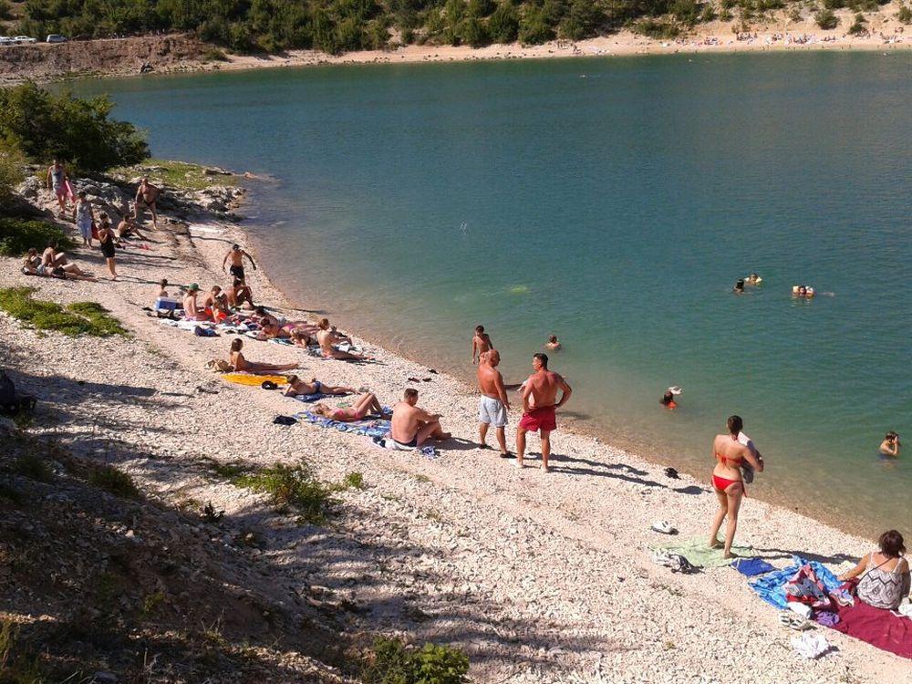 Kupališta: Dok Duvnjaci preferiraju Buško jezero, Livnjaci vezaniji za rijeke i jezero Mandek