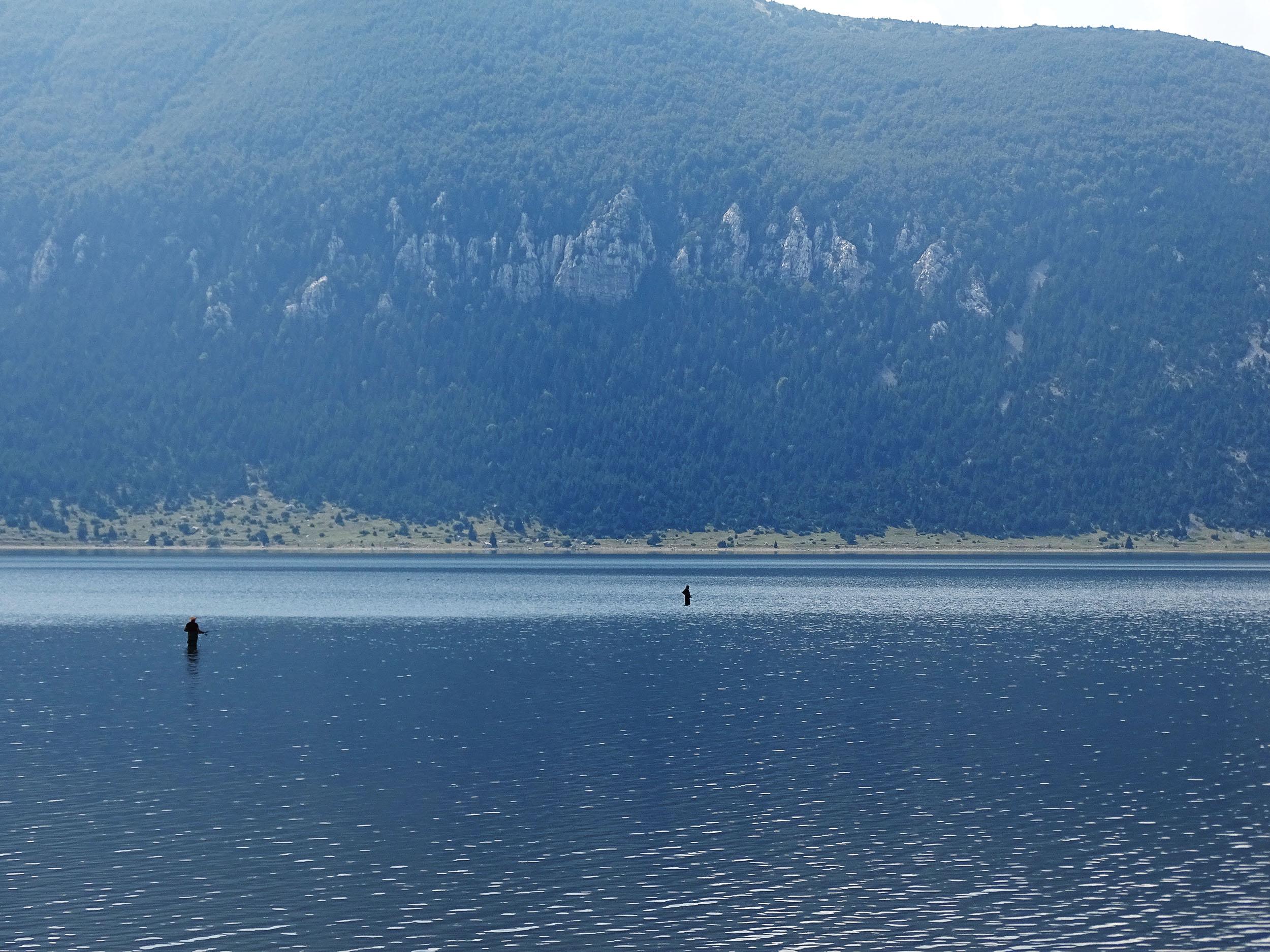 Prelijepo jezero - Avaz