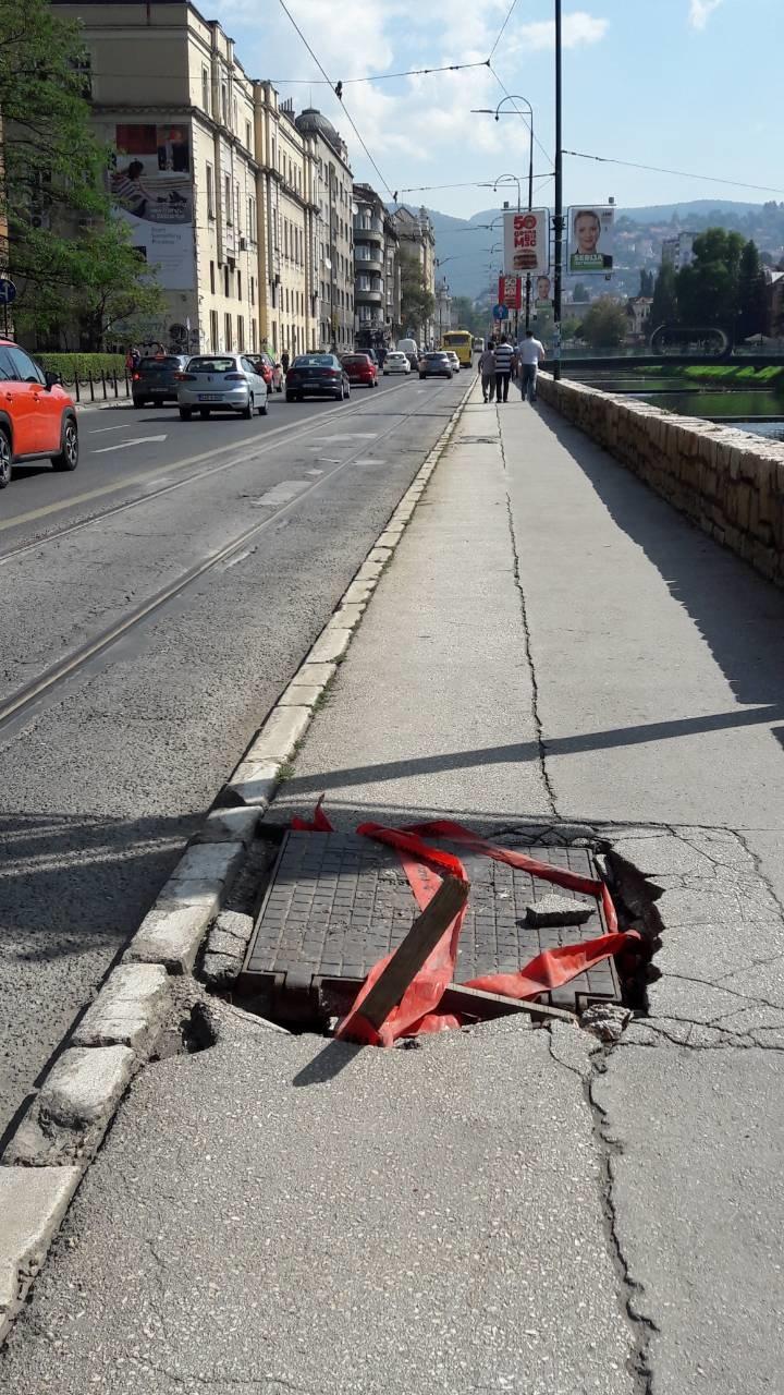 Postavljena crvena traka - Avaz