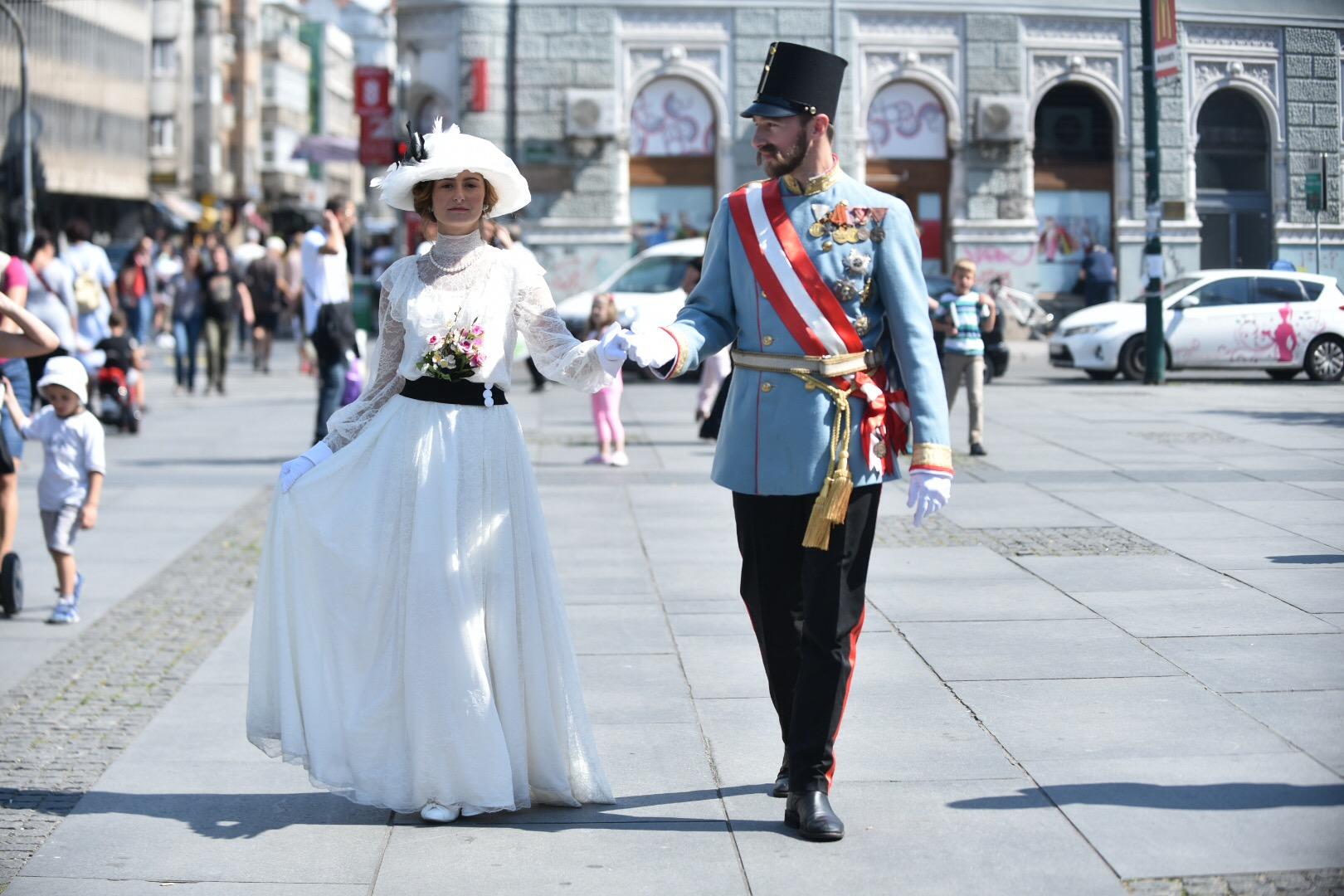 Gazi Husrev-beg, Franc Ferdinand, Sofija Hotek na ulicama Sarajeva: Kostimirani glumci prošetali gradom