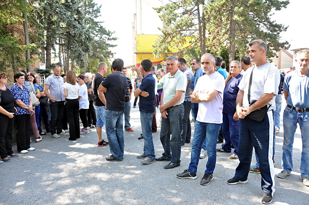 Poljoprivrednici ostali bez pšenice, radnici bez plaća