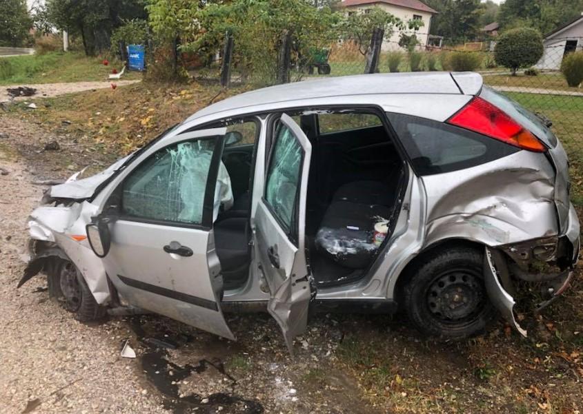 Sudar automobila i kamiona u Saračima kod Kalesije