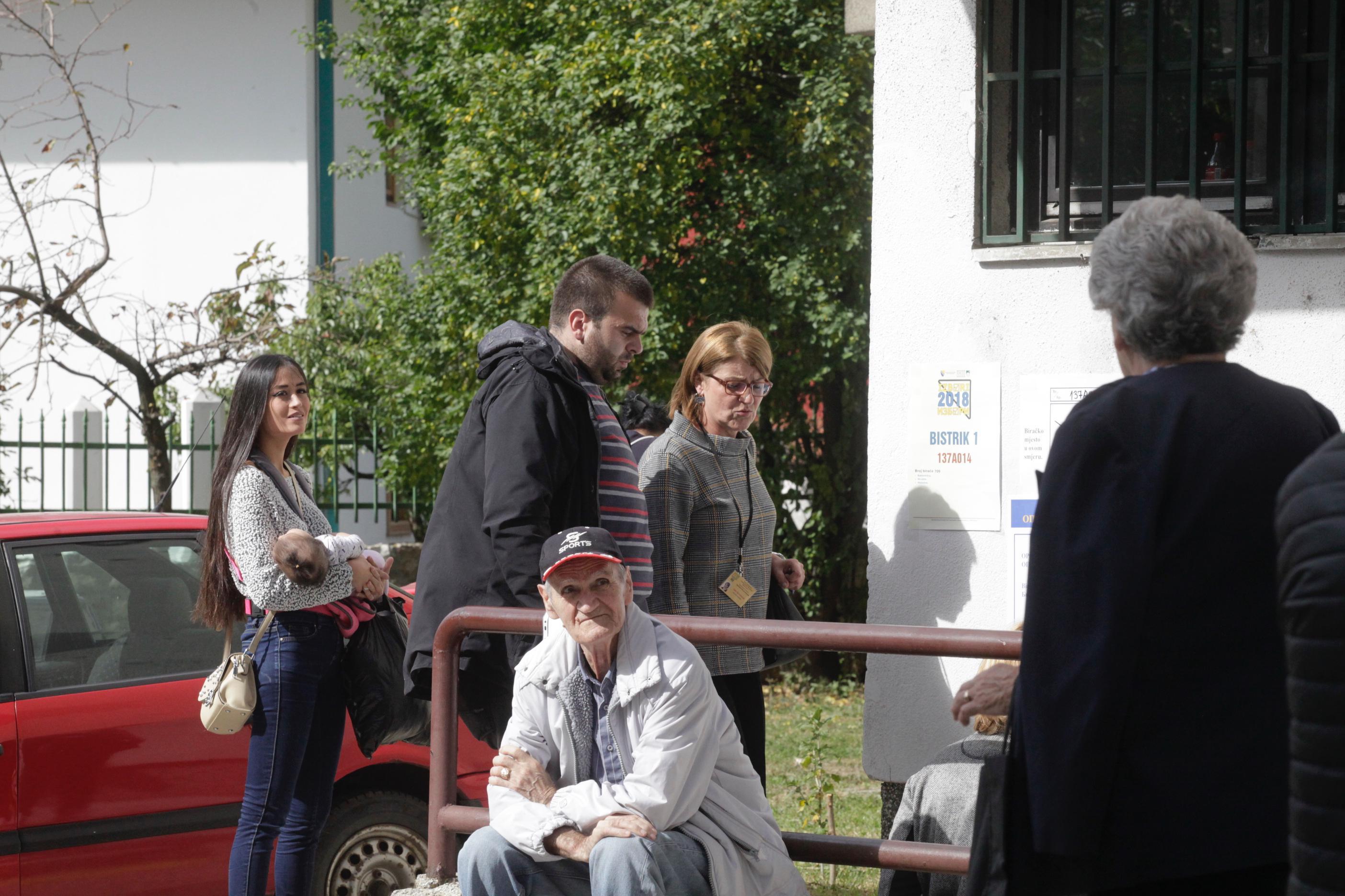 Službenici OIK-a utvrđivaju nepravilnosti - Avaz