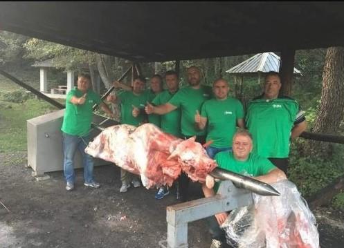 Pečeni bik kojeg spominje Zekotić u pismu Kamberu - Avaz