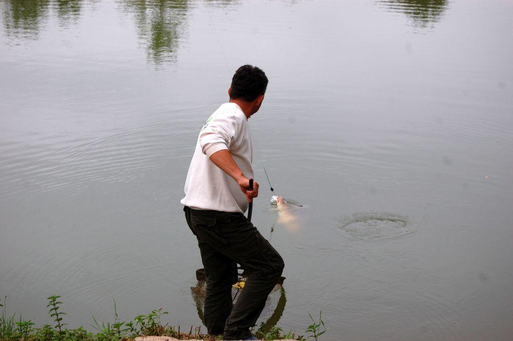 Tridesetosmogodišnjak iz Priboja pecao ribu i pao u rijeku, još nije pronađen