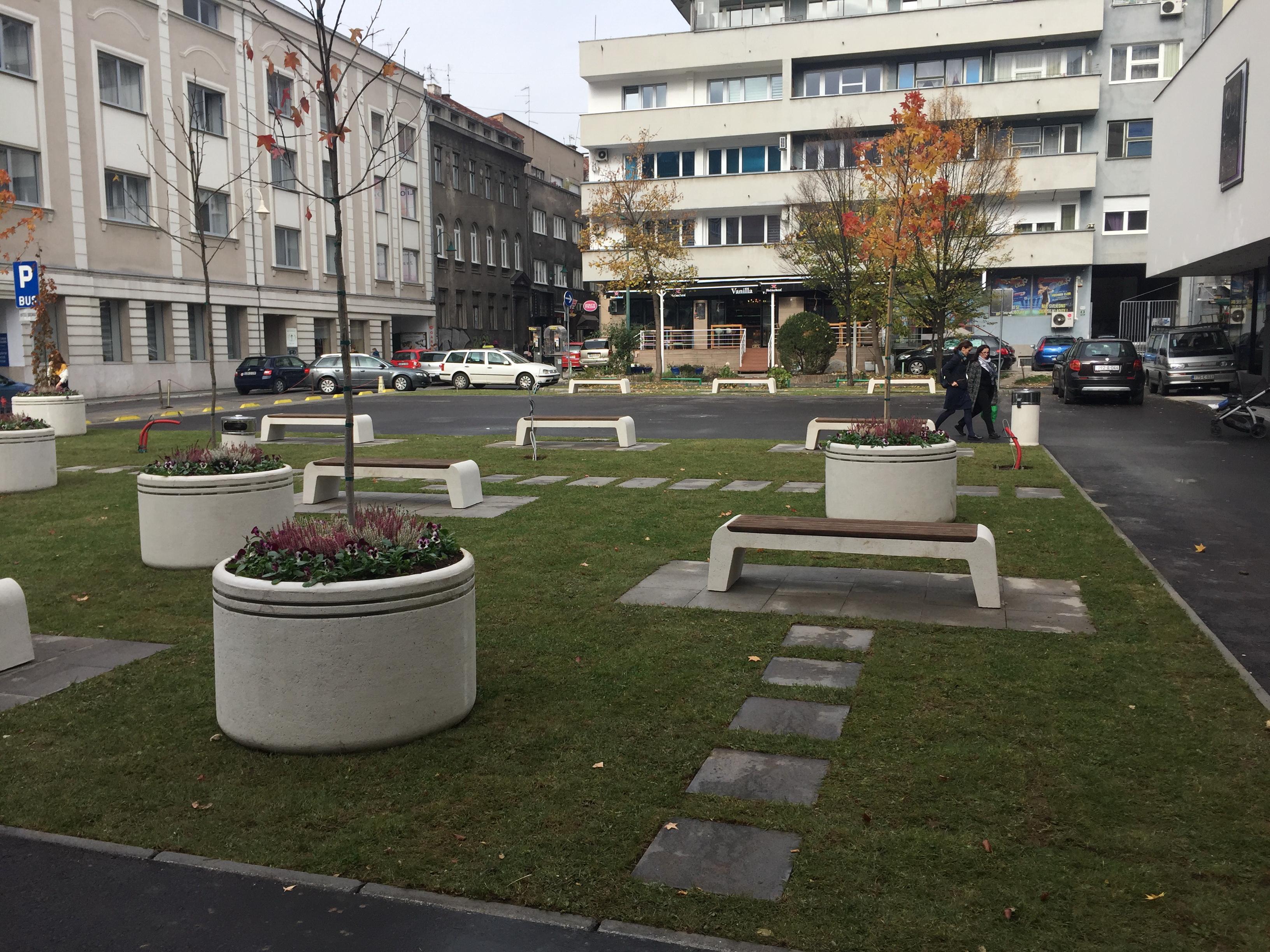 Nekadašnji parking pretvoren u trg: Ljepši ugođaj za goste Pozorišta - Avaz