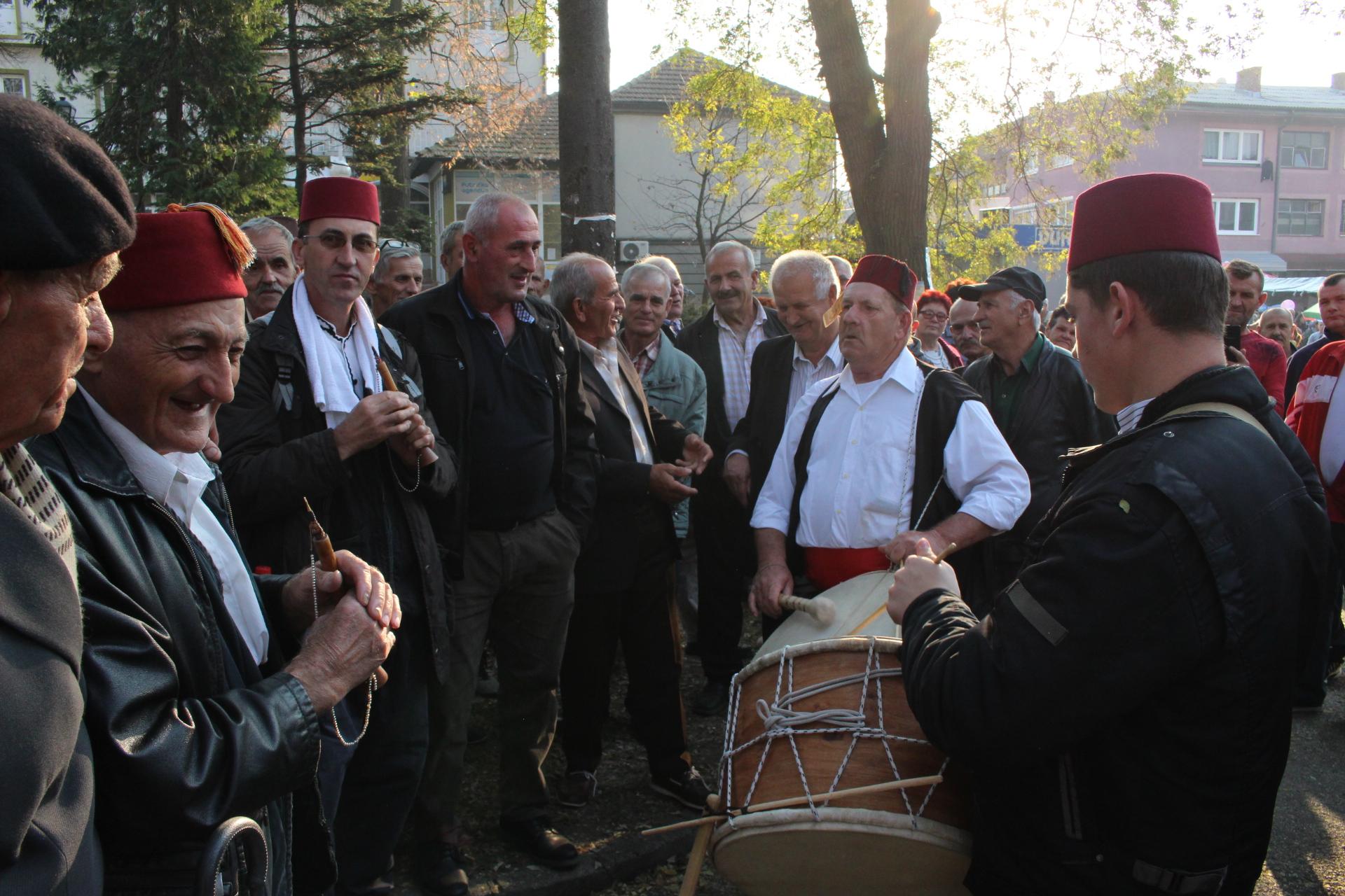 Posebna atrakcija bila je izvorna grupa iz Donje Maoče kod Brčkog - Avaz