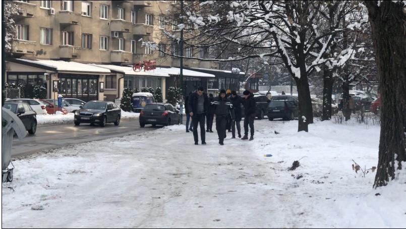 Dilema građana glavnog grada: Slomiti nogu ili završiti pod točkovima automobila