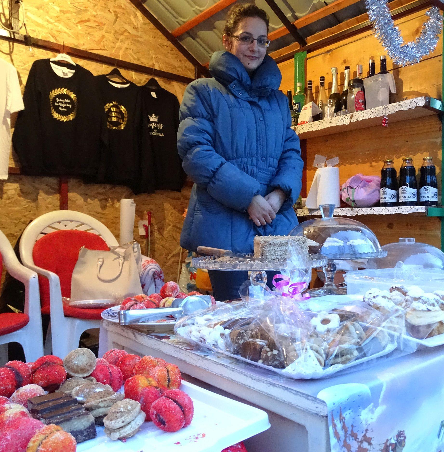 Uz obilje slasnih delicija, na stolu i hercegovački brauni