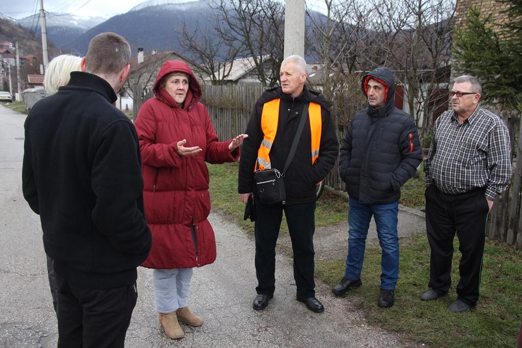 Ogorčeni mještani - Avaz