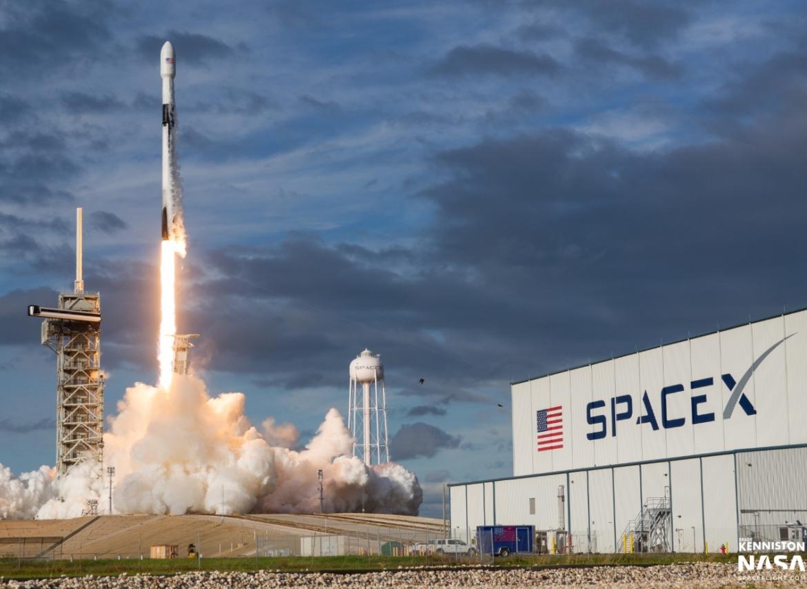 Raketa Falcon 9 kompanije „SpaceX“ - Avaz